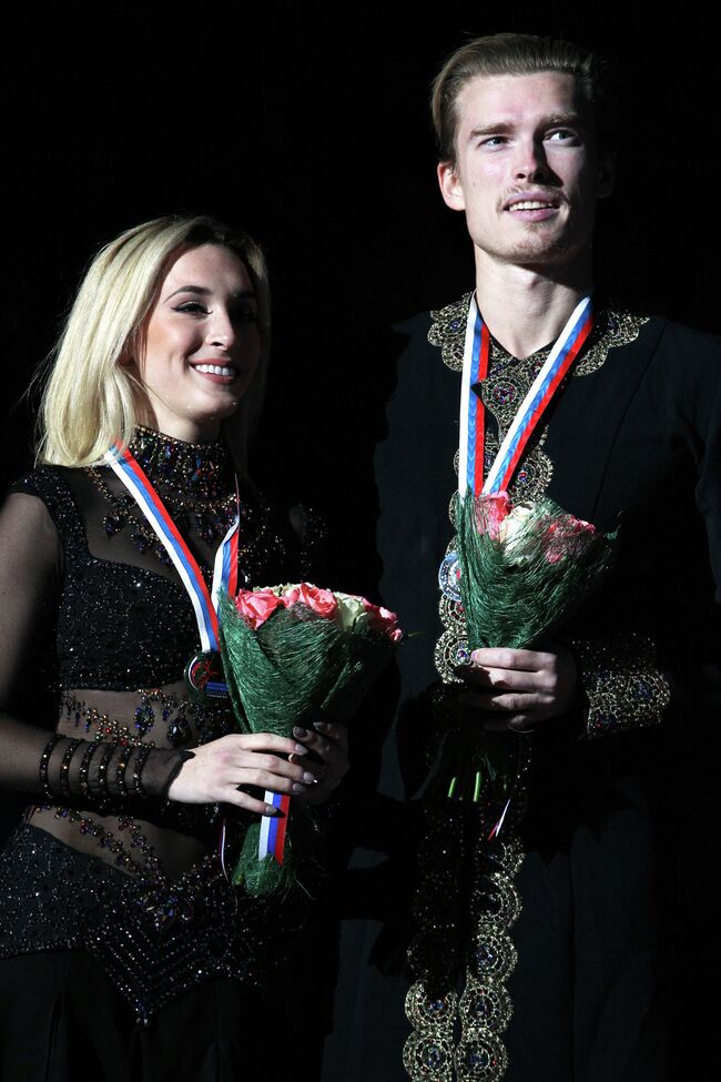 Изабелла Тобиас и Илья Ткаченко (слева направо)