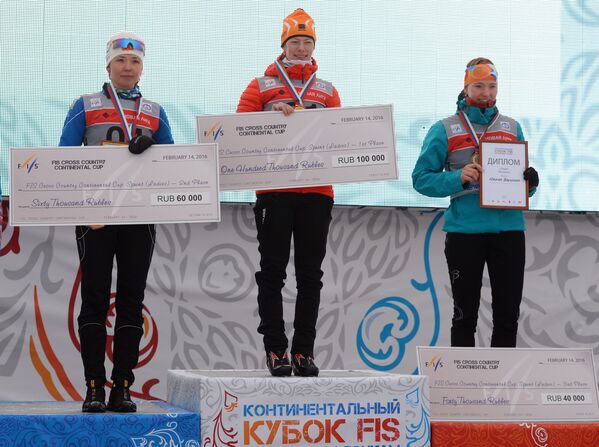 Виктория Курамшина - второе место, Ольга Царева - первое место, Василина Юдина - третье место (слева направо)