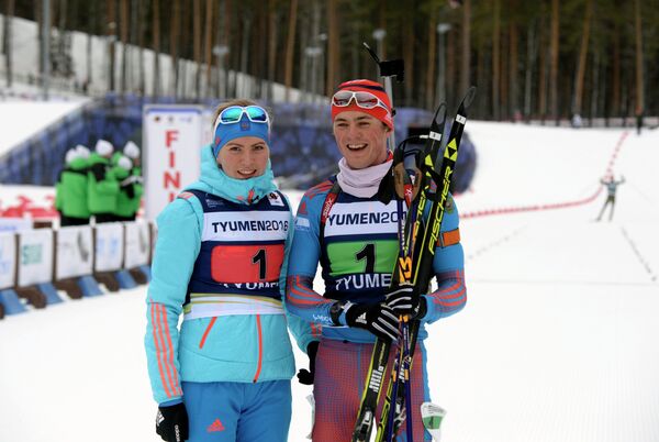 Виктория Сливко и Антон Бабиков (слева направо)
