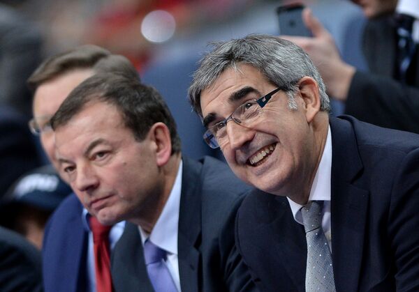 Президент Единой лиги ВТБ Сергей Кущенко (слева) и президент Евролиги Жорди Бертомеу