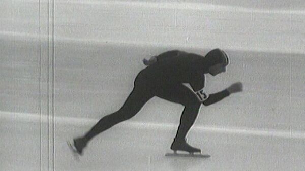 Победные выступления двукратного чемпиона ОИ-1956 в Италии Евгения Гришина на замерзшем озере