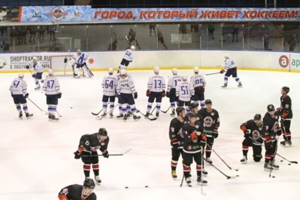 Хоккеисты после матча ВХЛ Челмет - ТХК