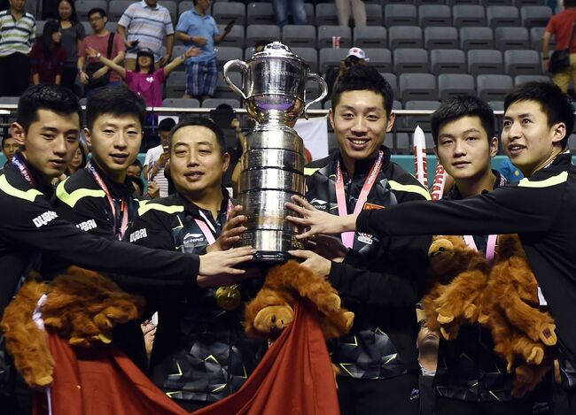 Спортсмены мужской сборной Китая по настольному теннису