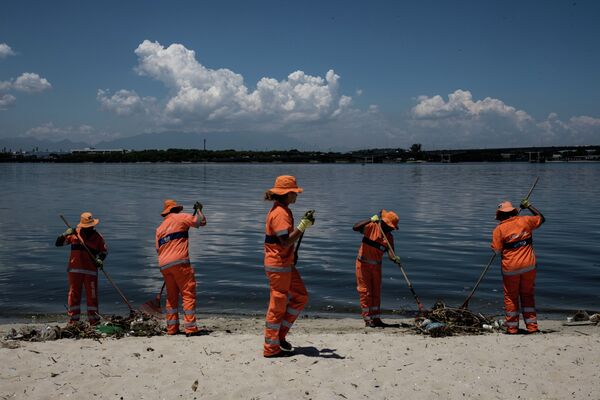 Очистка залива Гуанабара в Рио-де-Жанейро