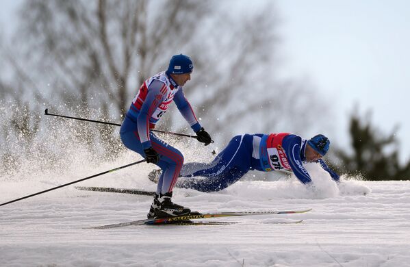 Участники IX Традиционного Международного Дёминского лыжного марафона на дистанции в Ярославской области
