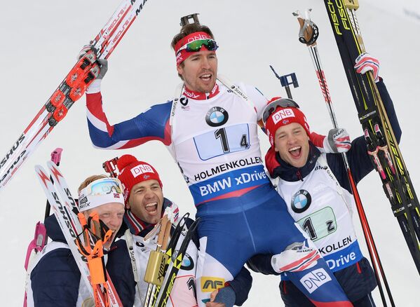 Норвежские спортсмены Йоханнес Бё, Уле-Эйнар Бьерндален, Эмиль Хегле Свендсен и Тарьей Бё (слева направо)