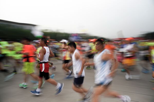Участники Пекинскиго марафона