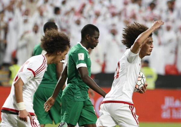 Игровой момент матча отборочного турнира к чемпионату мира 2018 года между сборными ОАЭ и Саудовской Аравии