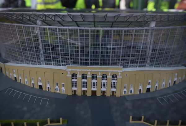 Реконструкция стадиона ЕкМакет реконструируемого к чемпионату мира по футболу 2018 года стадиона Екатеринбург Арена