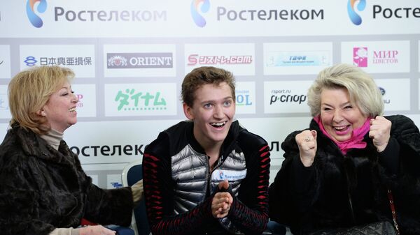 Елена Буянова (Водорезова), Максим Ковтун и Татьяна Тарасова (слева направо)