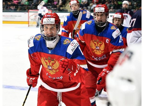 Хоккеисты юниорской сборной России