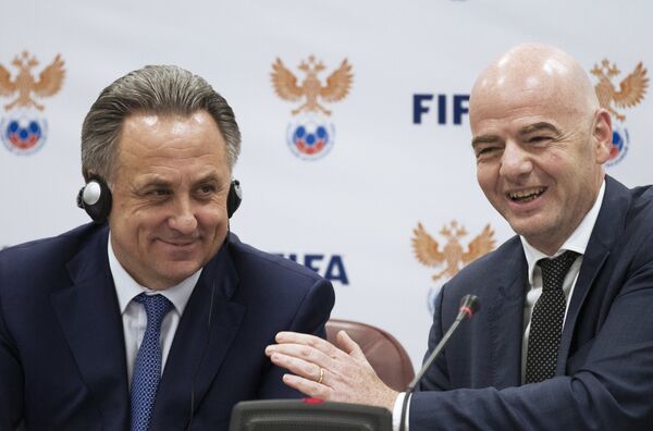 Министр спорта РФ, президент РФС Виталий Мутко (слева) и президент ФИФА Джанни Инфантино