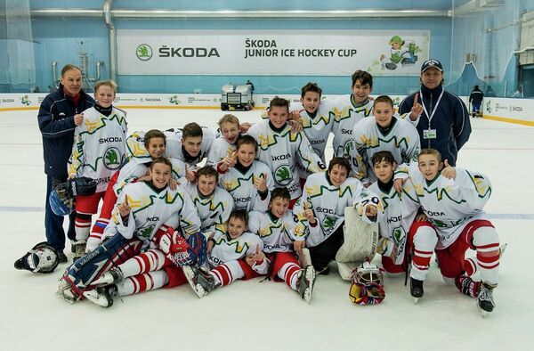 Участники детского хоккейного турнира SKODA Junior Ice Hockey Cup