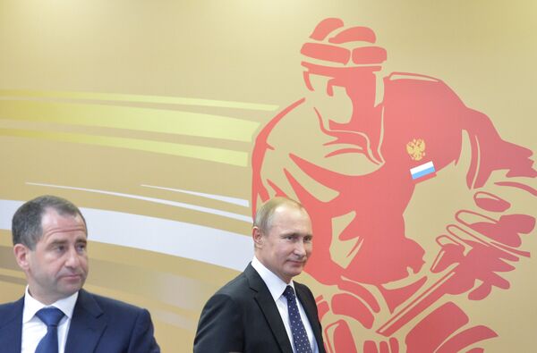 Владимир Путин (справа) и Михаил Бабич