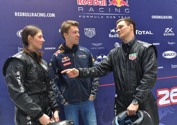 Российский гонщик Формулы-1 Даниил Квят посетил бобслейную трассу