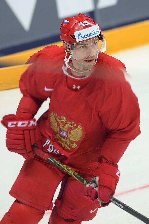 Нападающий сборной России по хоккею Павел Дацюк