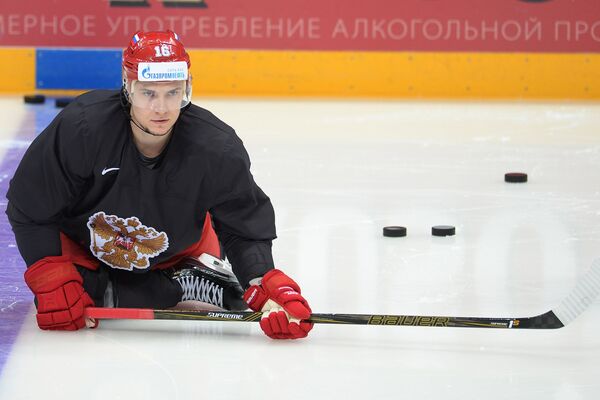 Нападающий сборной России по хоккею Сергей Плотников