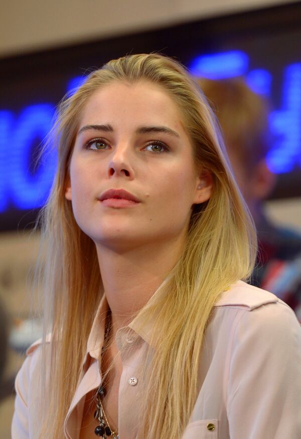 Младшая дочь главного тренера сборной России по хоккею Олега Знарка, модель Алиса Знарок