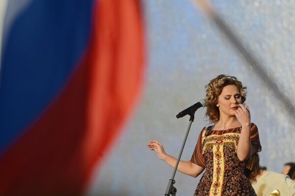 Певица Пелагея выступает на концерте От Руси до России
