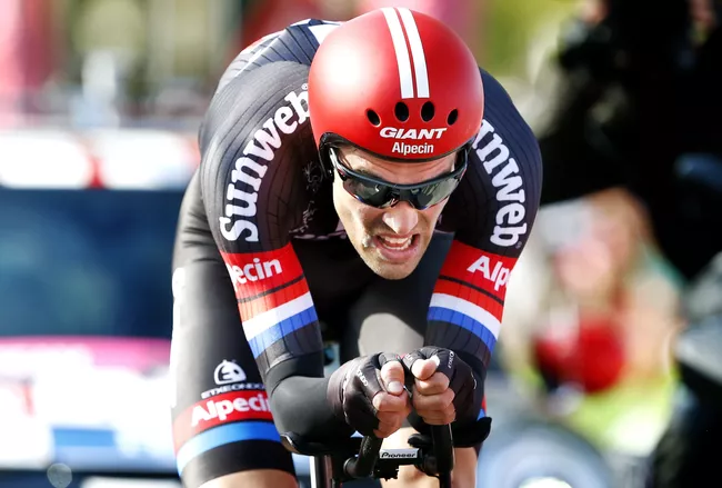 Голландец Том Дюмулен из команды Giant-Alpecin