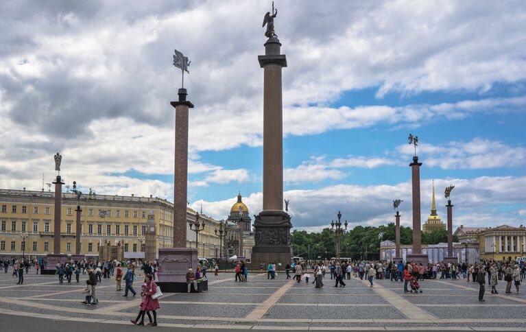 Дворцовая площадь Санкт-Петербурга