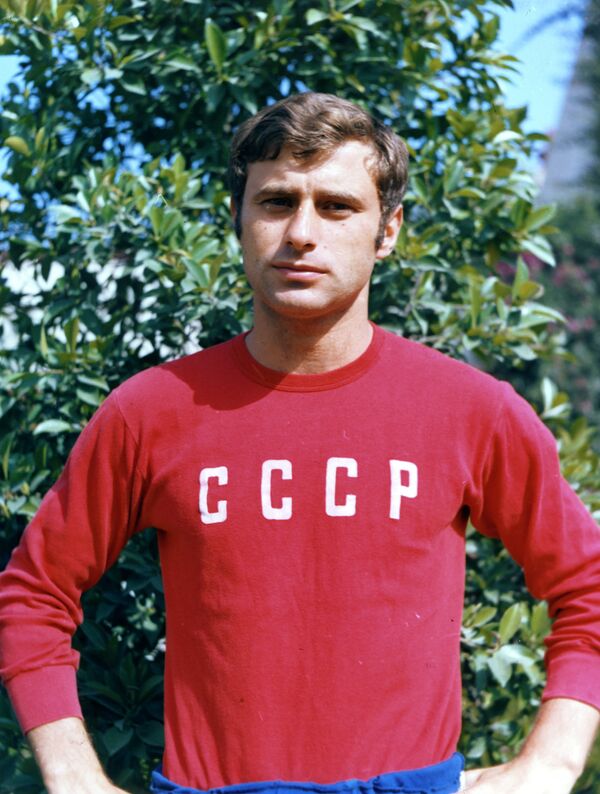 Нападающий сборной команды СССР по футболу Анатолий Бышовец