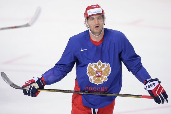 Нападающий сборной России по хоккею Александр Овечкин