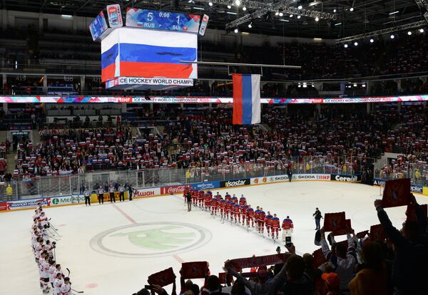 Хоккеисты сборной России и сборной Швейцарии