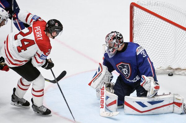 Игровой момент матча Канада - Франция