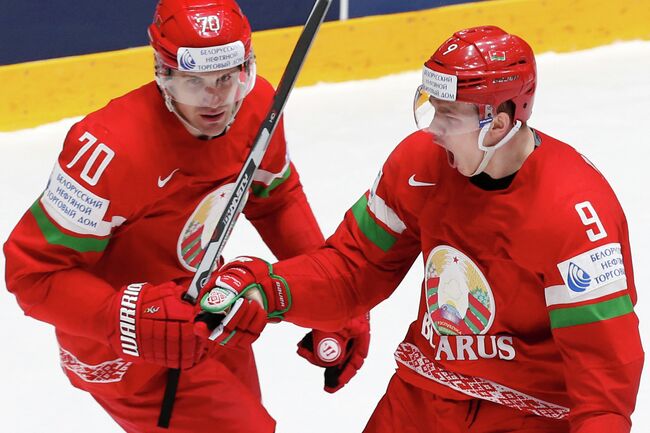 Хоккеисты сборной Белоруссии Шарль Лингле и Роман Дюков (слева направо)