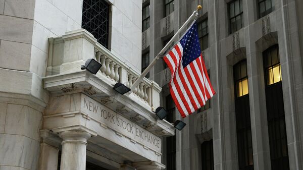 Здание Нью-йоркской фондовой биржи на Уолл-стрит