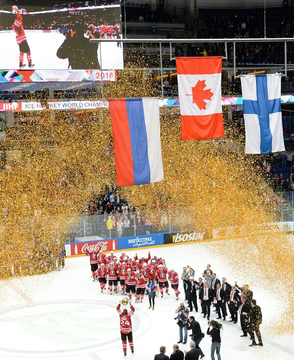 Церемония награждения сборной Канады на чемпионате мира по хоккею