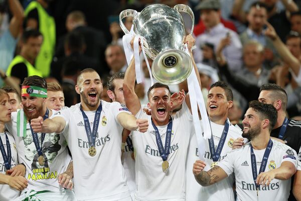 Футболисты Реала после победы в финале Лиги чемпионов-2015/16
