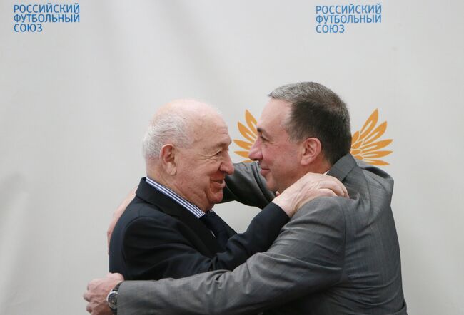 Первый вице-президент РФС Никита Симонян (слева) и президент ЦСКА Евгений Гинер