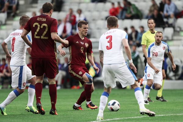 Игровой момент товарищеского матча между сборными командами России и Чехии