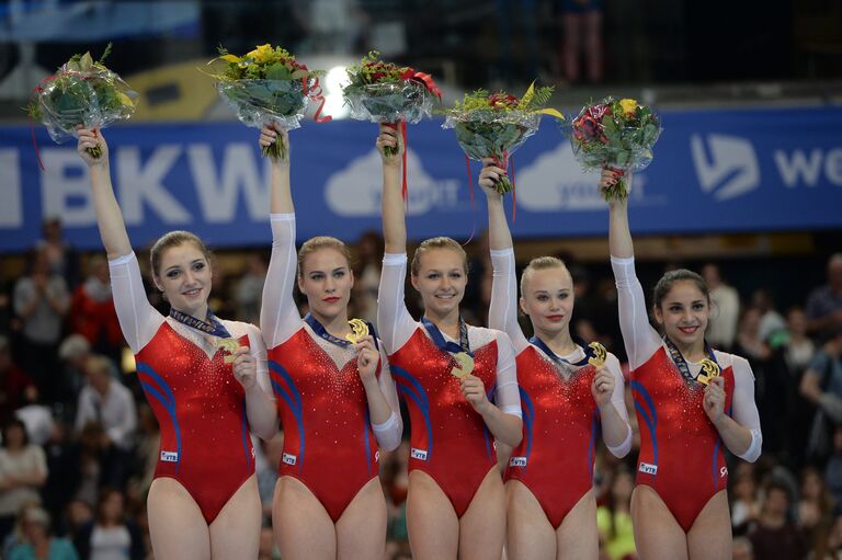 Гимнастки сборной России Алия Мустафина, Ксения Афанасьева, Дарья Спиридонова, Ангелина Мельникова и Седа Тутхалян (слева направо) Гимнастки сборной России Алия Мустафина, Ксения Афанасьева, Дарья Спиридонова, Ангелина Мельникова и Седа Тутхалян (слева направо)