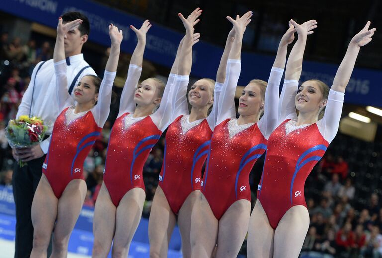 Гимнастки сборной России Алия Мустафина, Ксения Афанасьева, Дарья Спиридонова, Ангелина Мельникова и Седа Тутхалян (справа налево) Гимнастки сборной России Алия Мустафина, Ксения Афанасьева, Дарья Спиридонова, Ангелина Мельникова и Седа Тутхалян (справа налево)