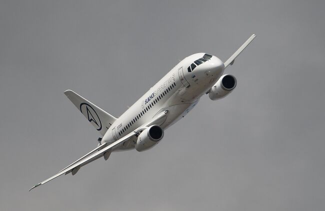 Самолет Sukhoi Superjet 100