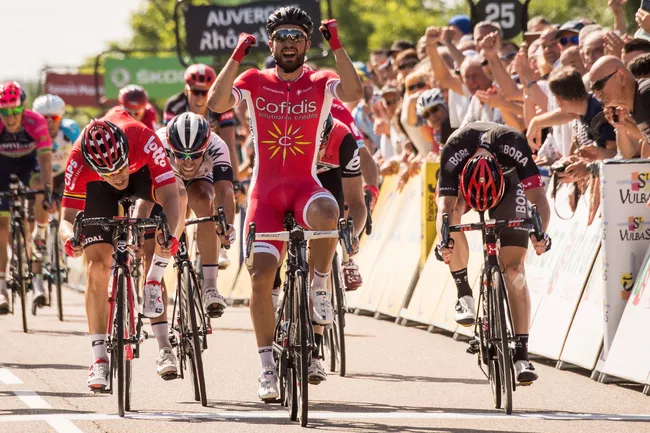 Велогонщик Cofidis Насер Буанни