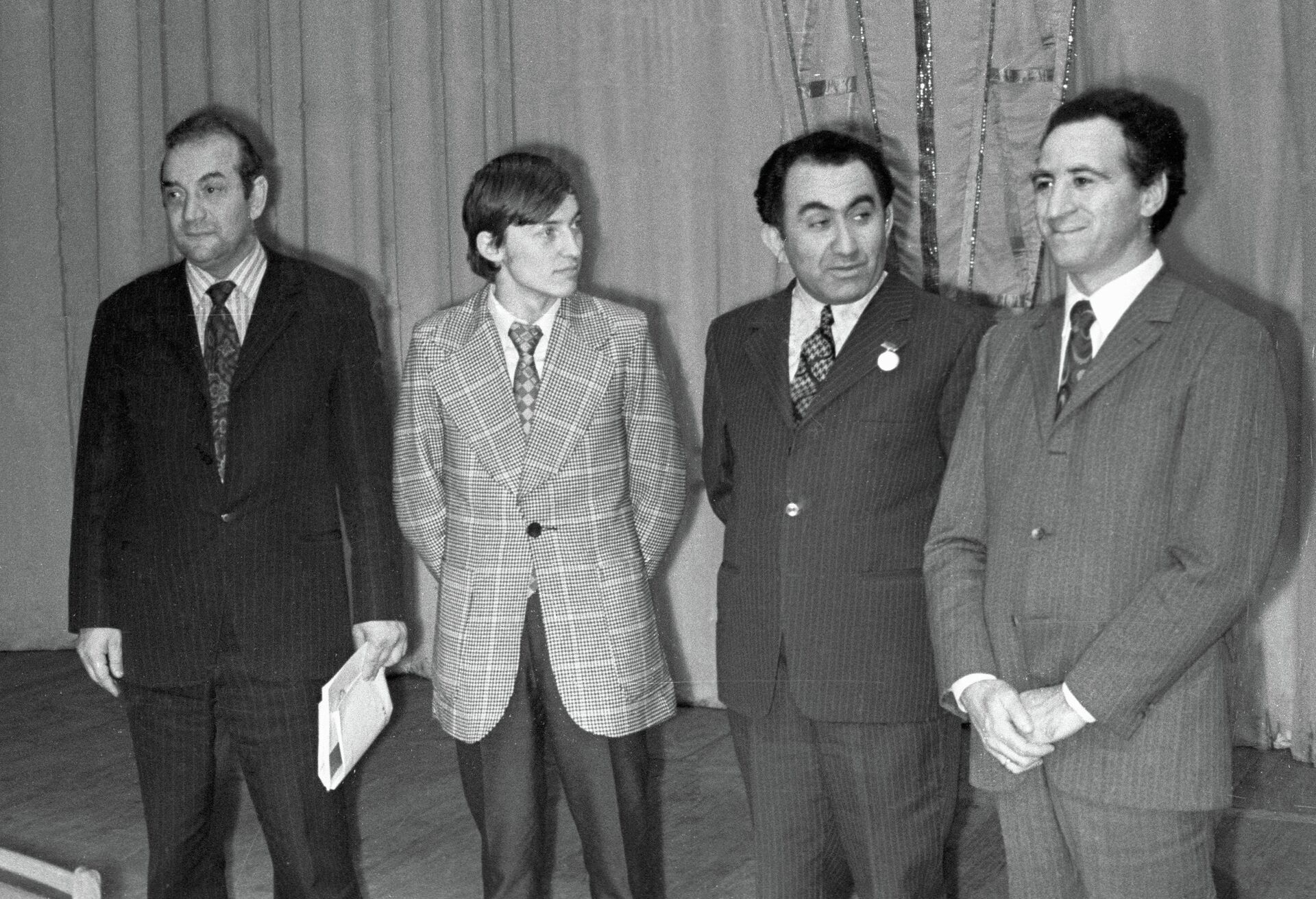 Слева направо: Виктор Корчной, Анатолий Карпов, Тигран Петросян и Лев Полугаевский, 1973 год - РИА Новости, 1920, 22.01.2022