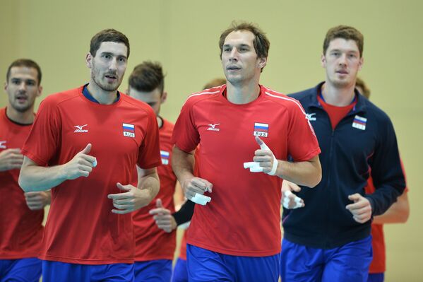 Волейболисты мужской сборной России  Дмитрий Мусэрский, Андрей Ащев и Максим Михайлов (справа налево)