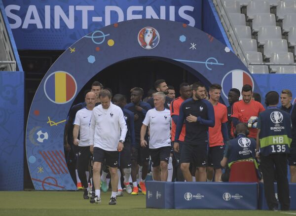 Игроки и тренеры сборной Франции по футболу