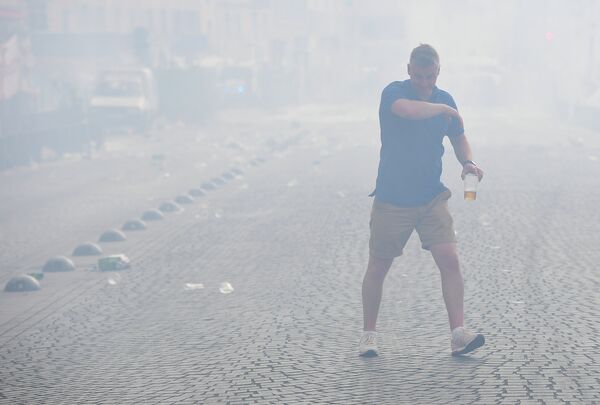 Полиция в Марселе применила слезоточивый газ