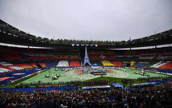 Церемония открытия чемпионата Европы по футболу - 2016 на стадионе Стад де Франс