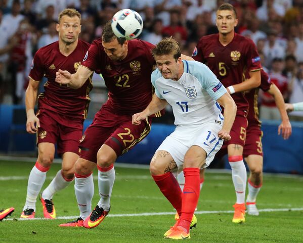 Игровой момент матча Англия - Россия