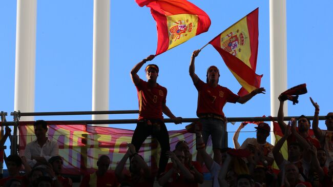 Испанские болельщики на праздновании скандировали кричалки в адрес Ямаля