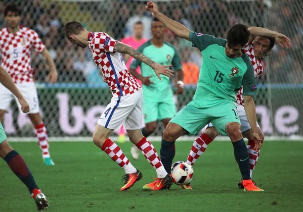Игровой момент матча 1/8 финала чемпионата Европы по футболу - 2016 Хорватия - Португалия