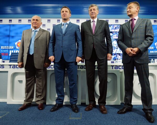 Василий Анисимов, Игорь Сидоркевич, Игорь Казиков и Олег Ткач (слева направо)