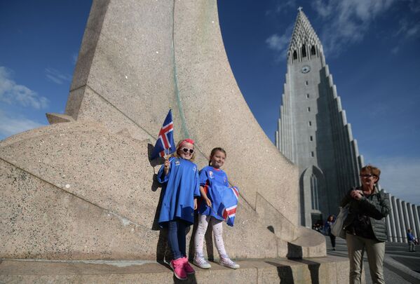 Юные болельщицы сборной Исландии