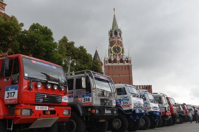 В Москве стартовало ралли Шелковый путь - 2016